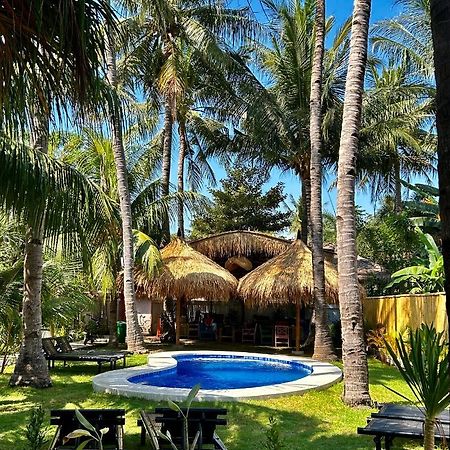 Gili Land Hotel Гили Еър Екстериор снимка