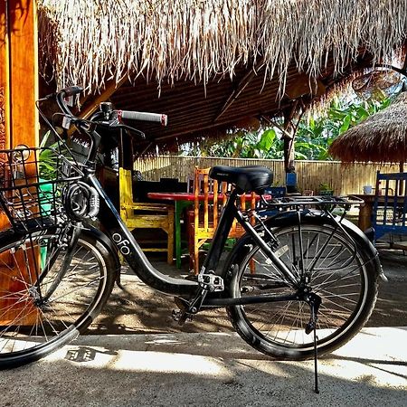 Gili Land Hotel Гили Еър Екстериор снимка