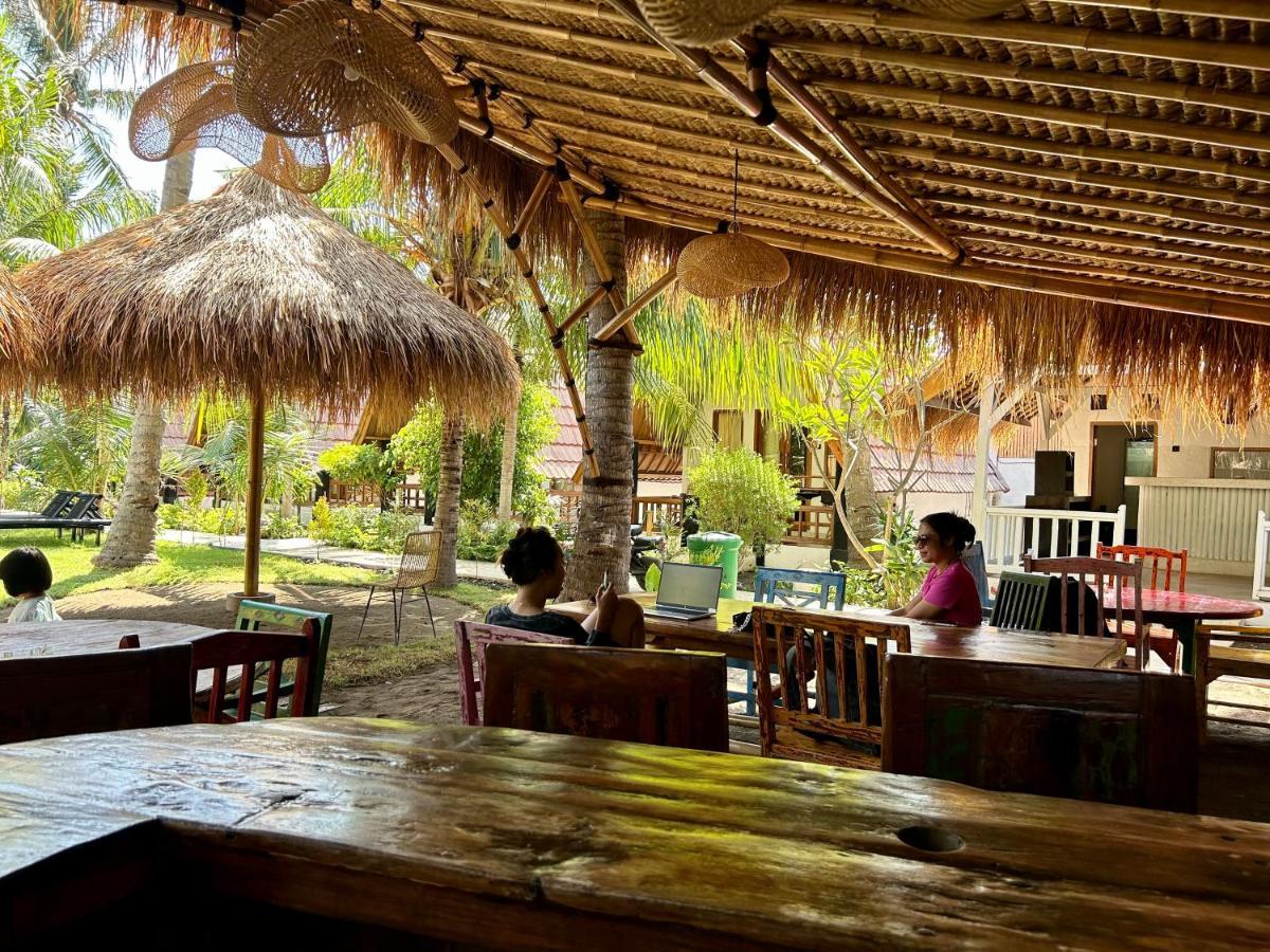 Gili Land Hotel Гили Еър Екстериор снимка