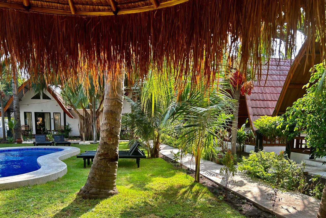 Gili Land Hotel Гили Еър Екстериор снимка